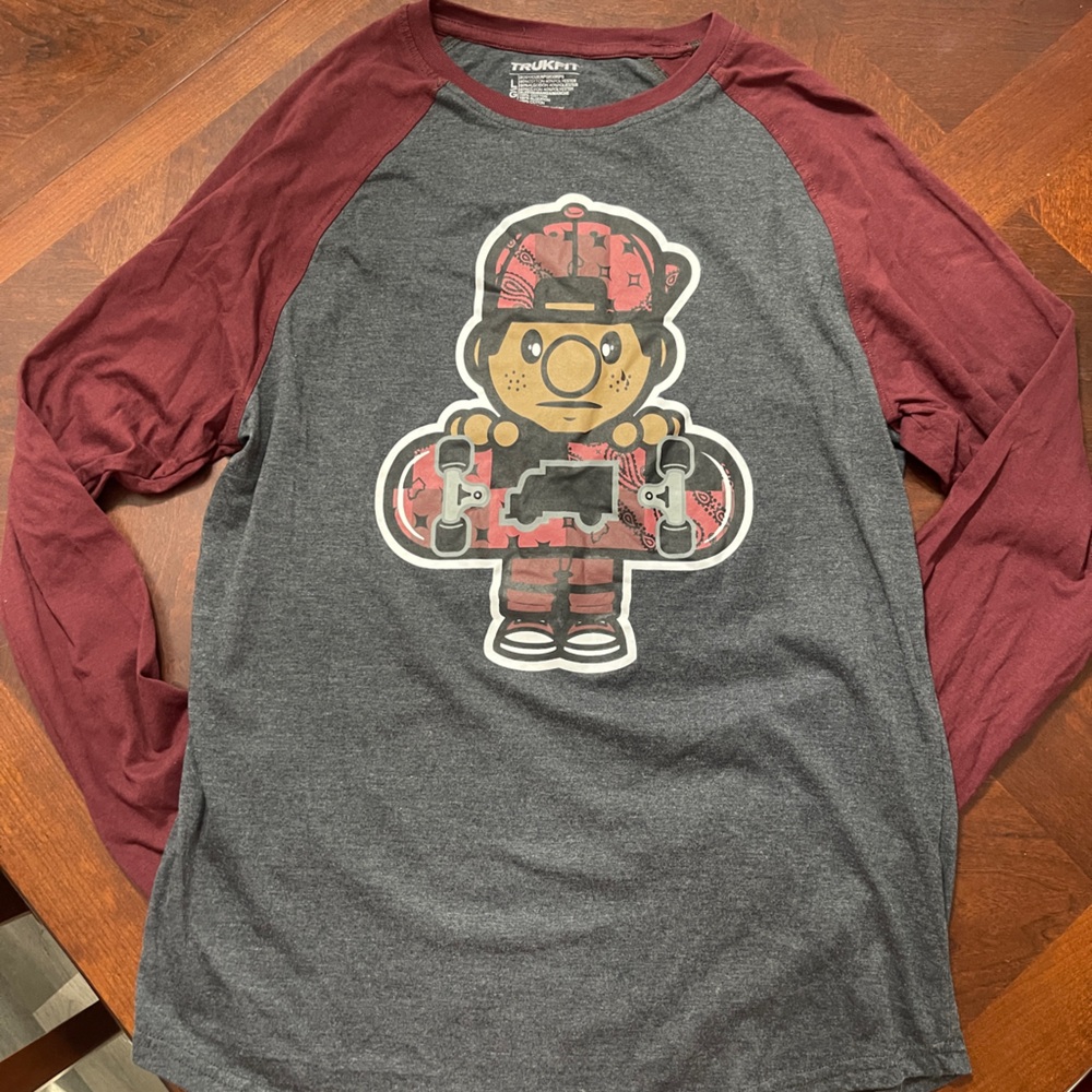 Trukfit Men’s Tommy Grey & Maroon Baseball T-Shirt Size Large